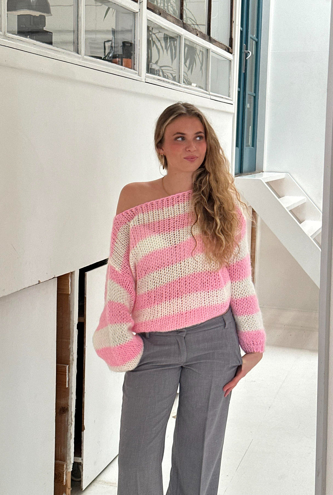 Pull pour Femme – Coupe Nette pour la Saison Froide au Fil des Saisons