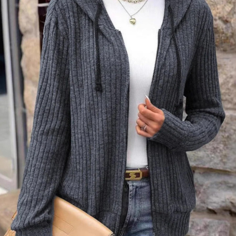 Cardigan pour Femme – Ligne Sobre et Chaleureuse pour Toutes les Occasions