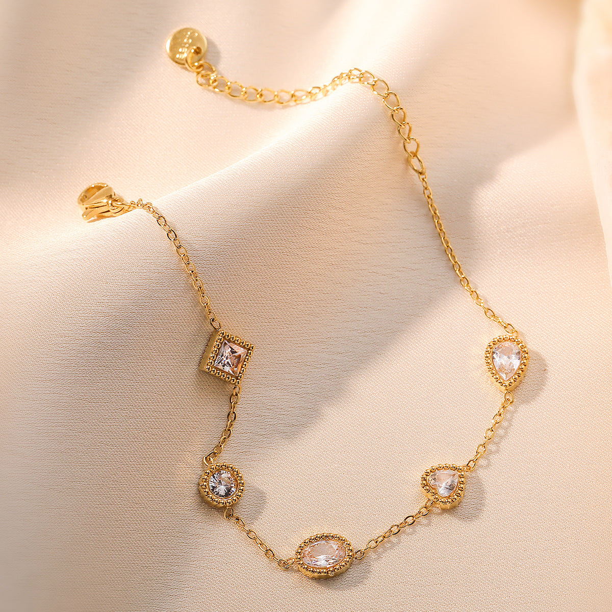 Maison valmont™ | bracelet élégant émeraude