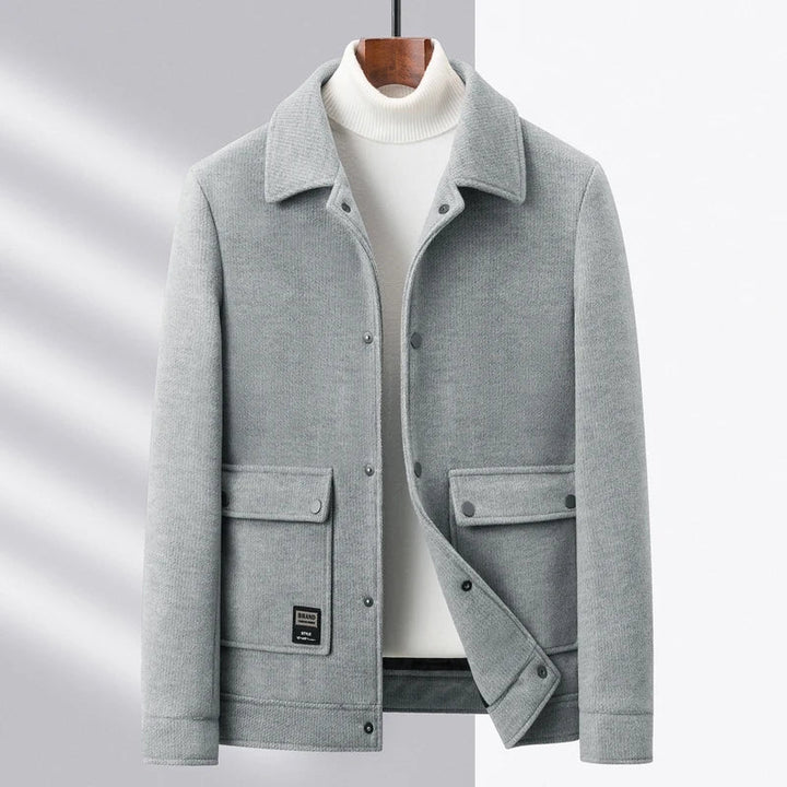 Manteau pour Homme – Silhouette Hivernale Raffinée au Quotidien, Coloris Bleu Marine
