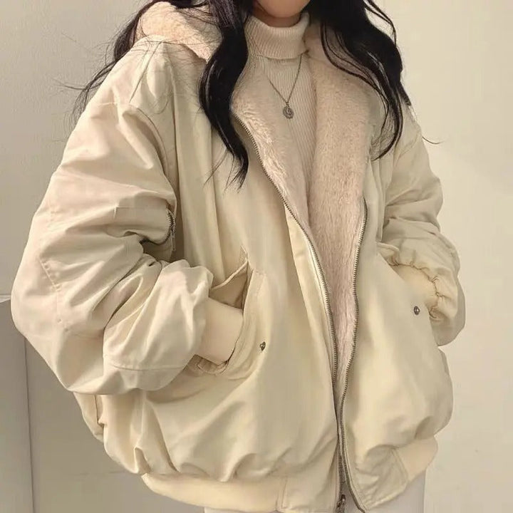 Veste pour Femme – Ligne Épurée et Moderne au Fil des Saisons, Coloris Bleu