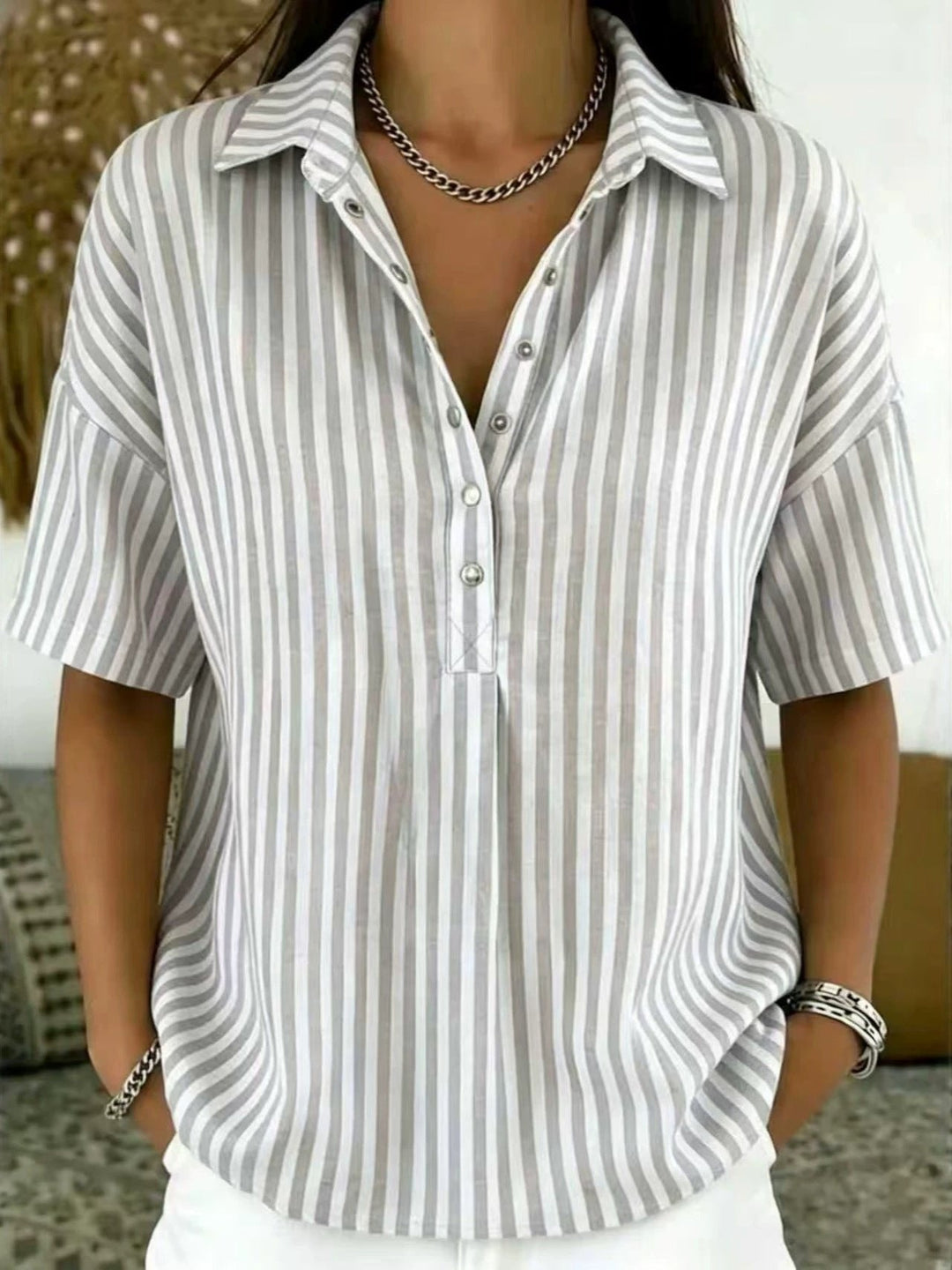 Blouse Fluide pour Femme – Allure Soignée au Bureau pour Toutes les Occasions